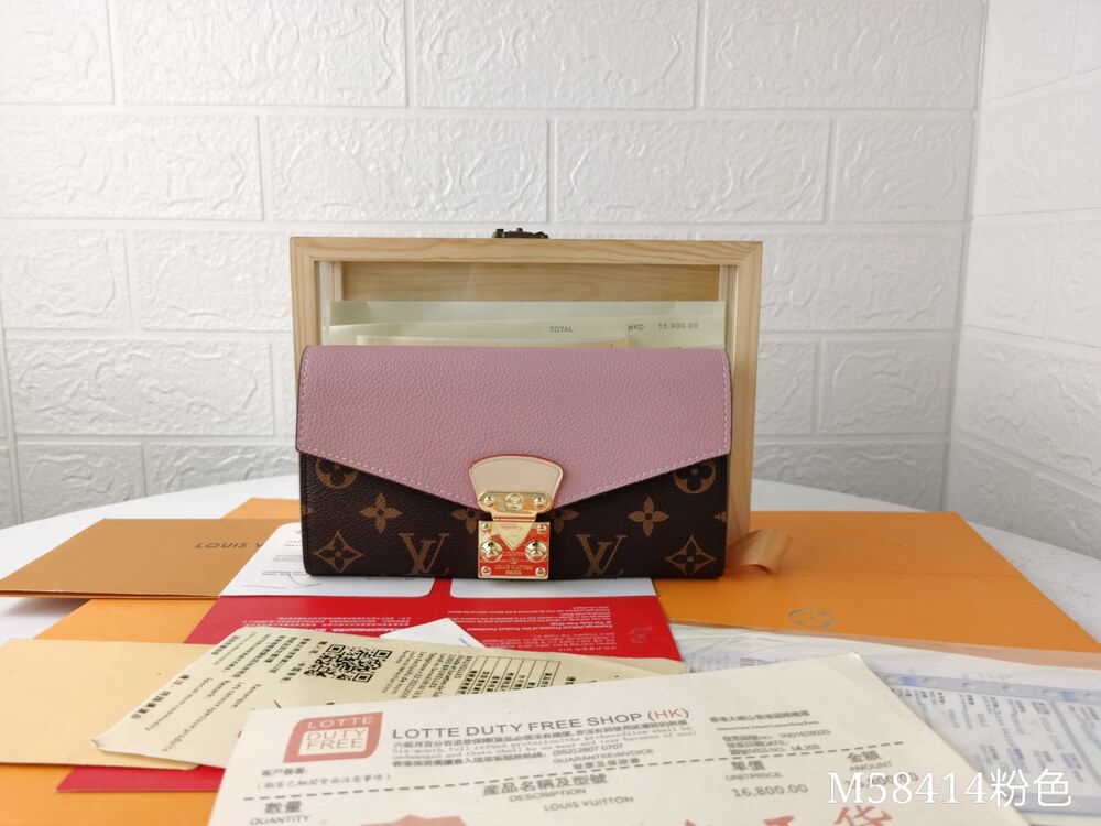 Louis Vuitton Capucines Long Wallet